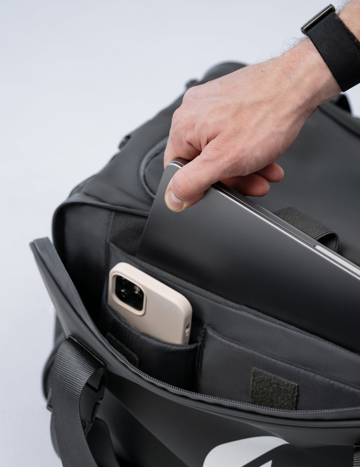 STRYVE Better Sports Bag – Sporttasche mit Schuhfach und Nassfach - STRYVE — For the better.