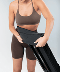 STRYVE Towell+ Pro Sporthandtuch mit Magnetclip - STRYVE — For the better.